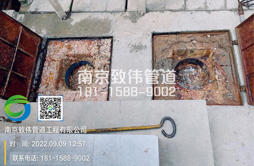 馨康苑工地食堂隔油池油污清理施工现场